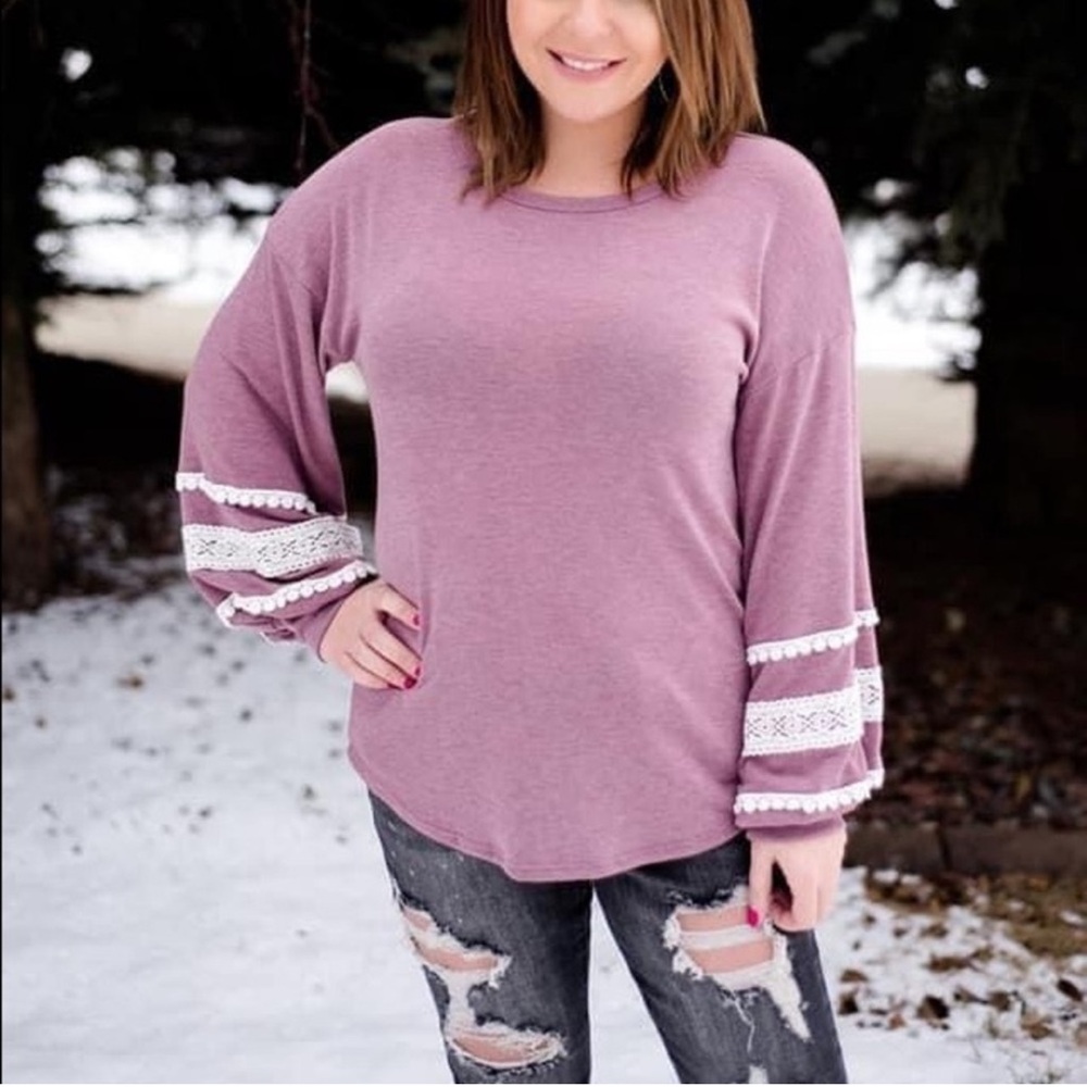 NWT! Boutique Lace Detail Top